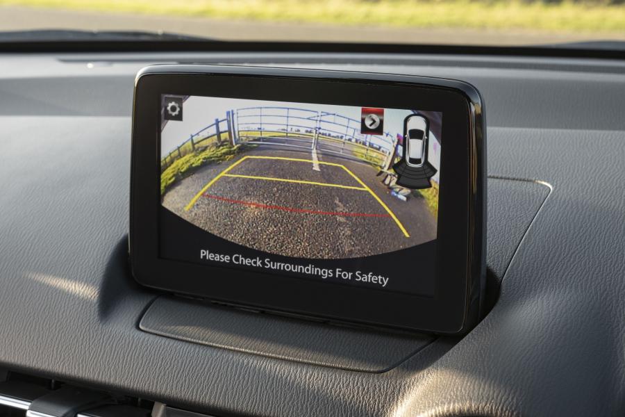 Детали интерьера Mazda2 2019 года  (UK) (фото 25 из 54)